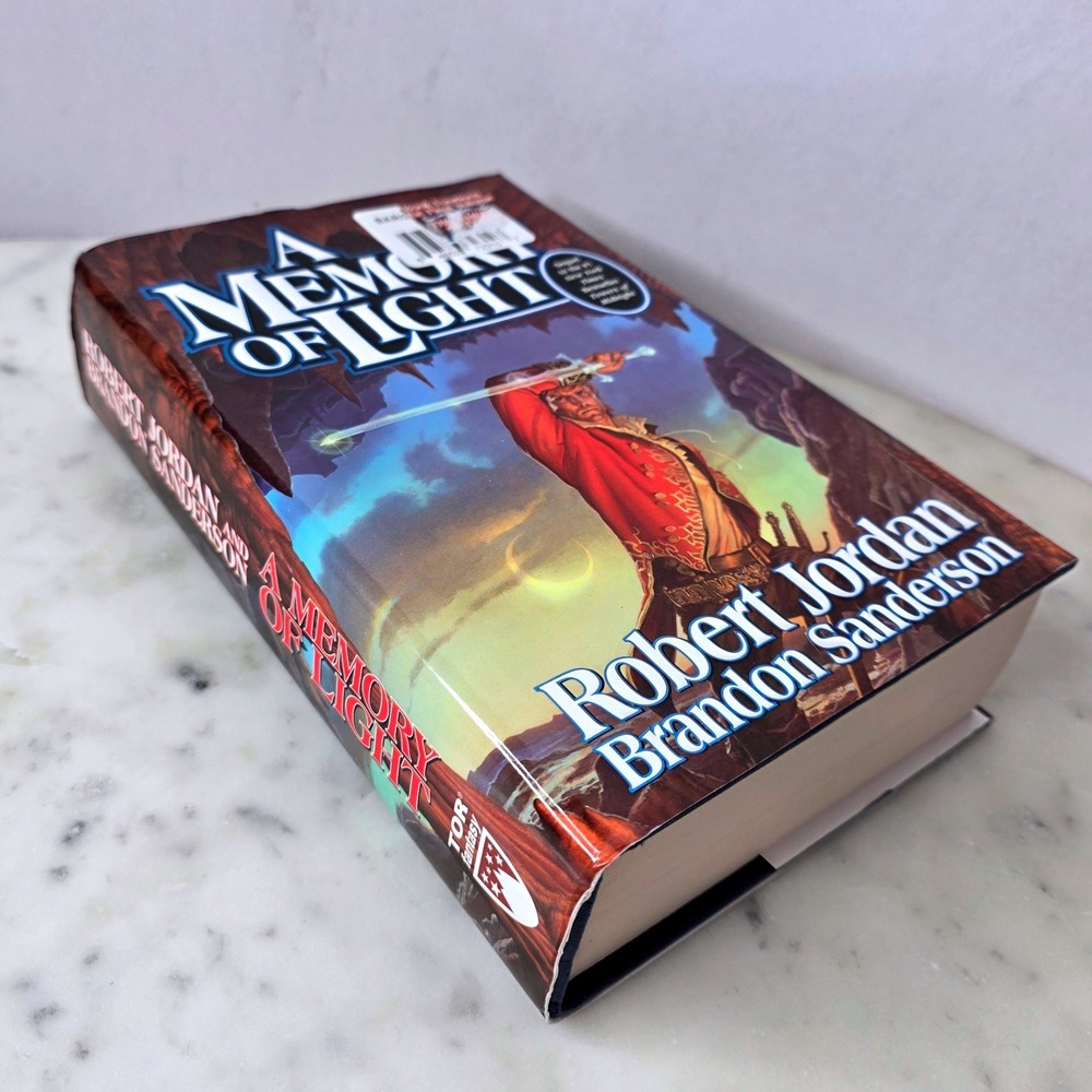 A Memory of Light Robert Jordan Brandon Sanderson HC 1st Ed 6 Print 2013 WOT DJ - Picture 4 of 8